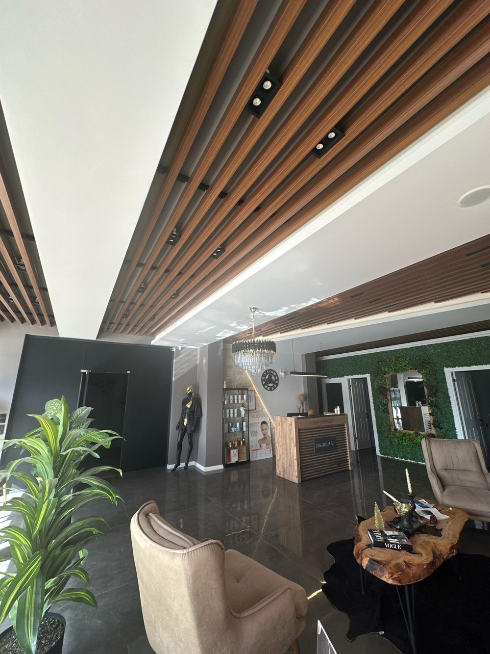 Asie Beauty Palace salon i&ccedil;i